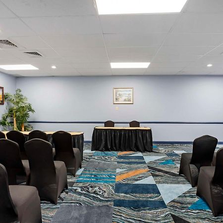 Best Western Rutgers University Hotel East Brunswick Εξωτερικό φωτογραφία
