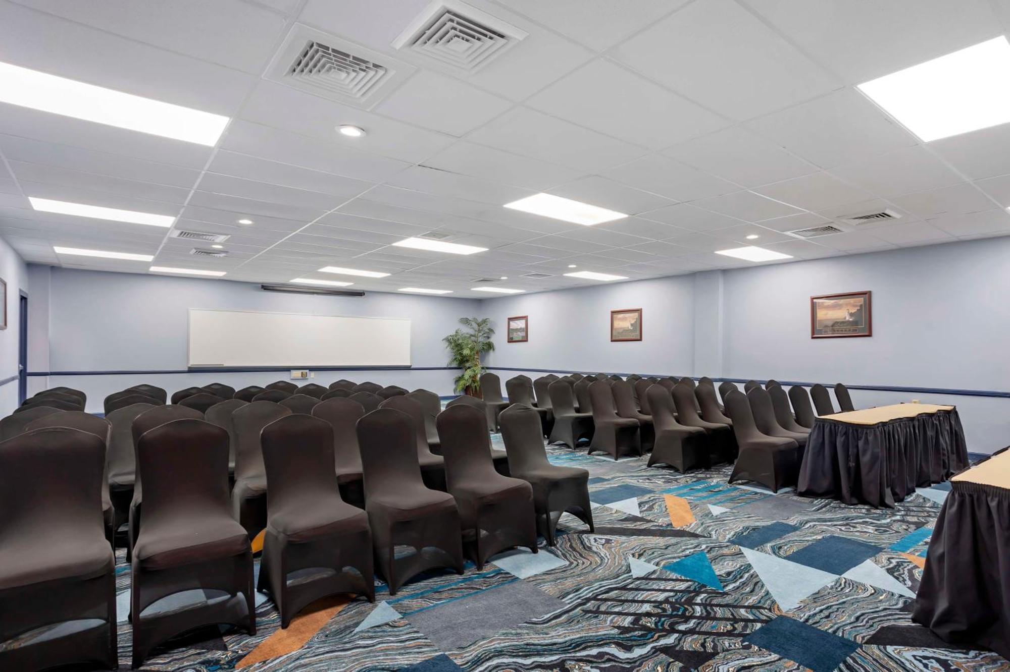 Best Western Rutgers University Hotel East Brunswick Εξωτερικό φωτογραφία
