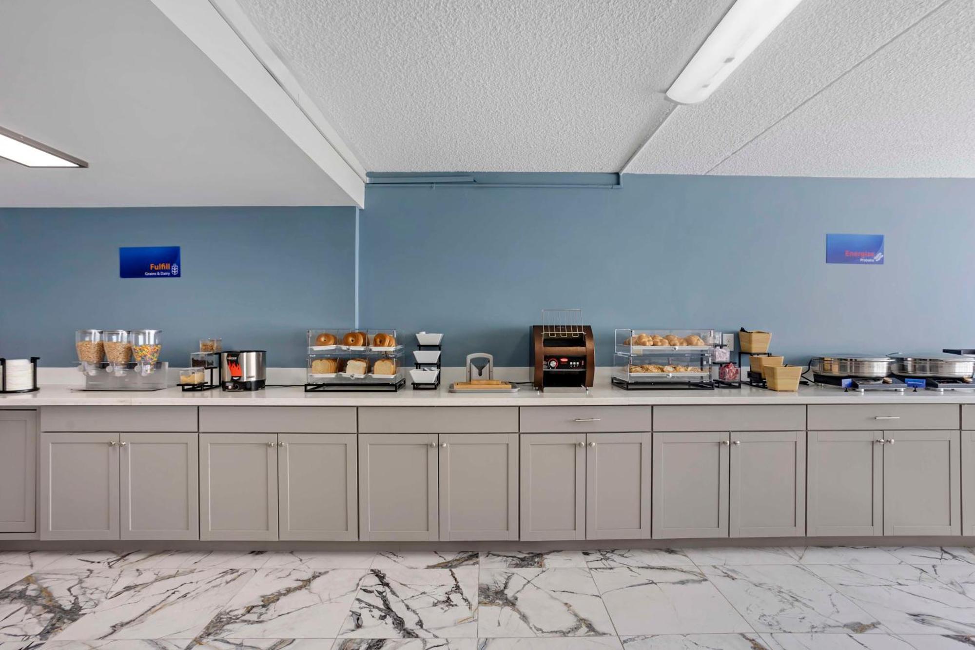 Best Western Rutgers University Hotel East Brunswick Εξωτερικό φωτογραφία