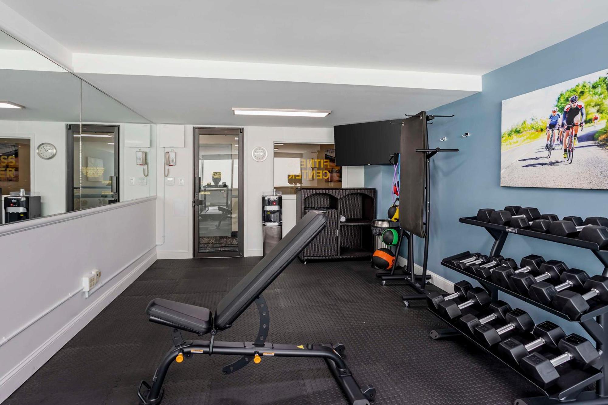 Best Western Rutgers University Hotel East Brunswick Εξωτερικό φωτογραφία
