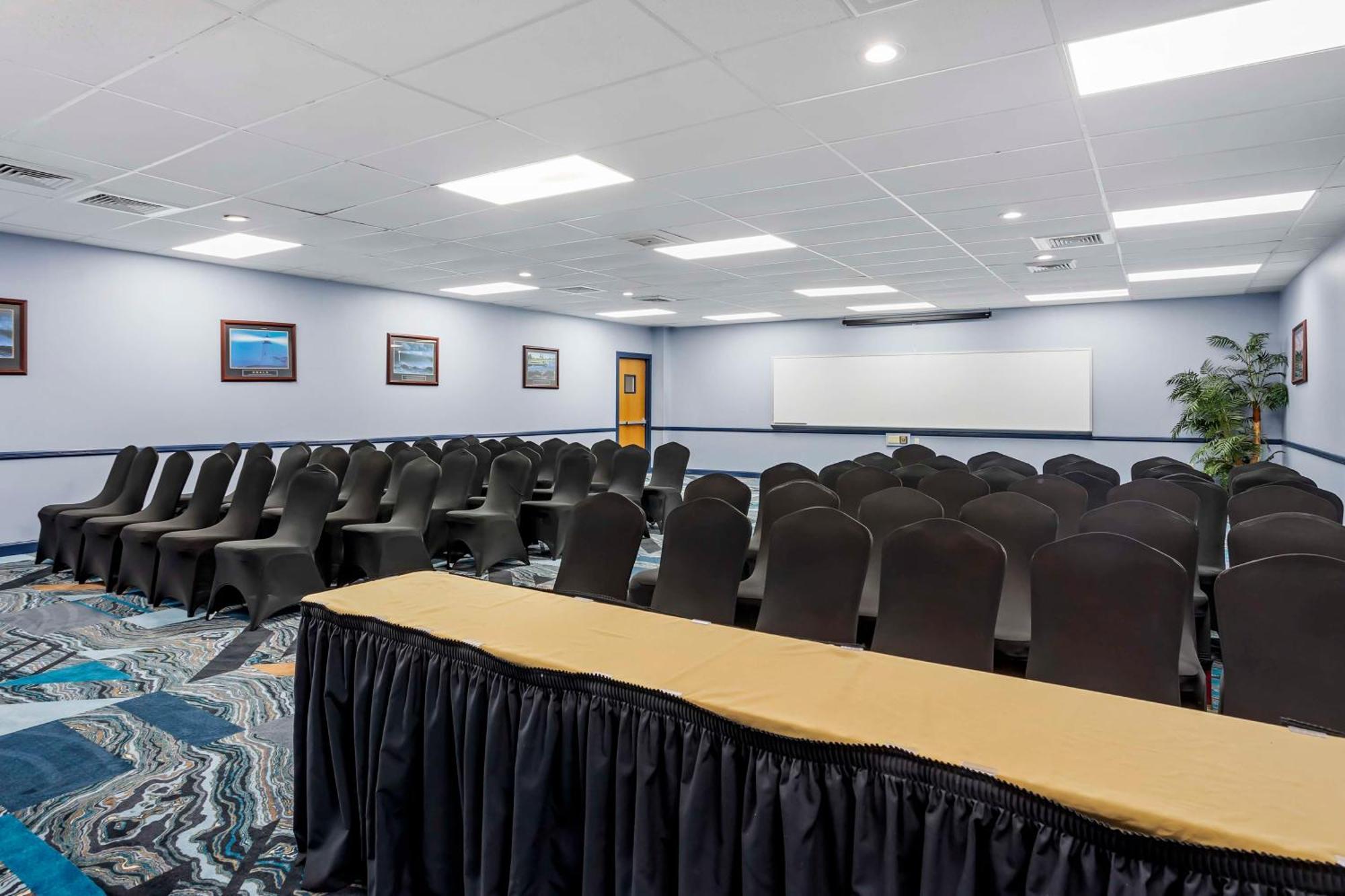Best Western Rutgers University Hotel East Brunswick Εξωτερικό φωτογραφία