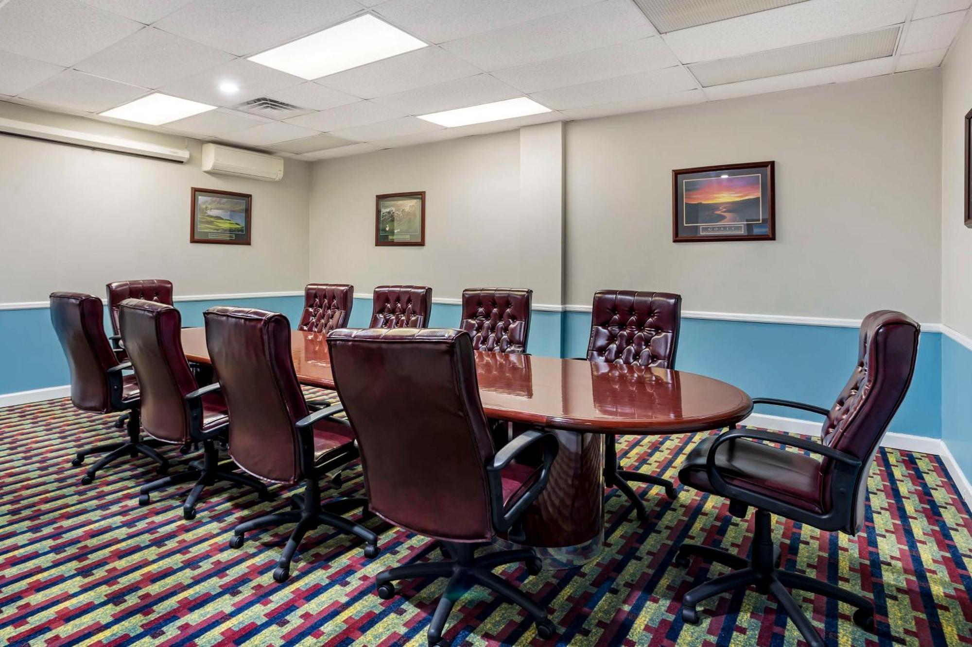 Best Western Rutgers University Hotel East Brunswick Εξωτερικό φωτογραφία