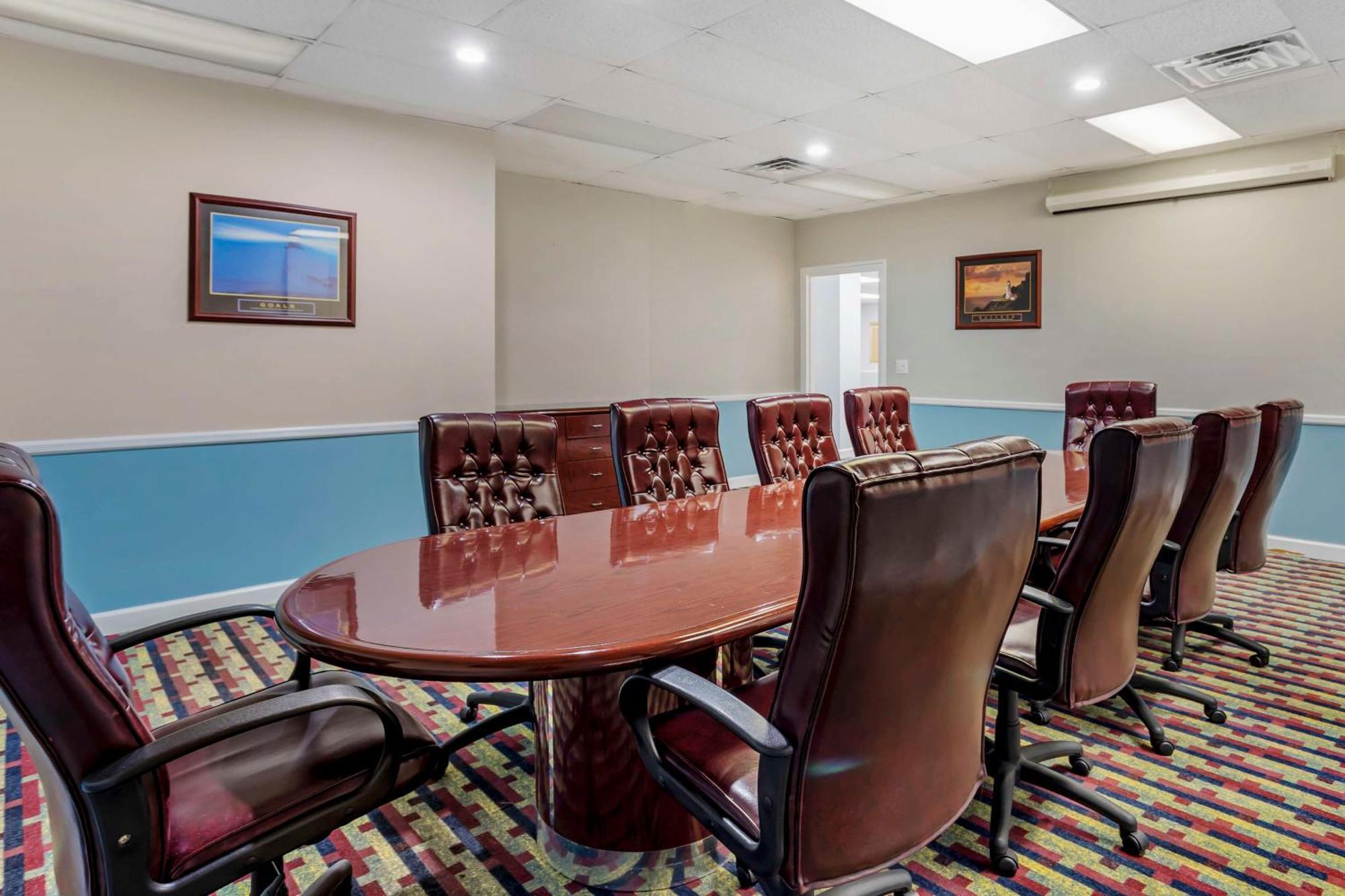 Best Western Rutgers University Hotel East Brunswick Εξωτερικό φωτογραφία
