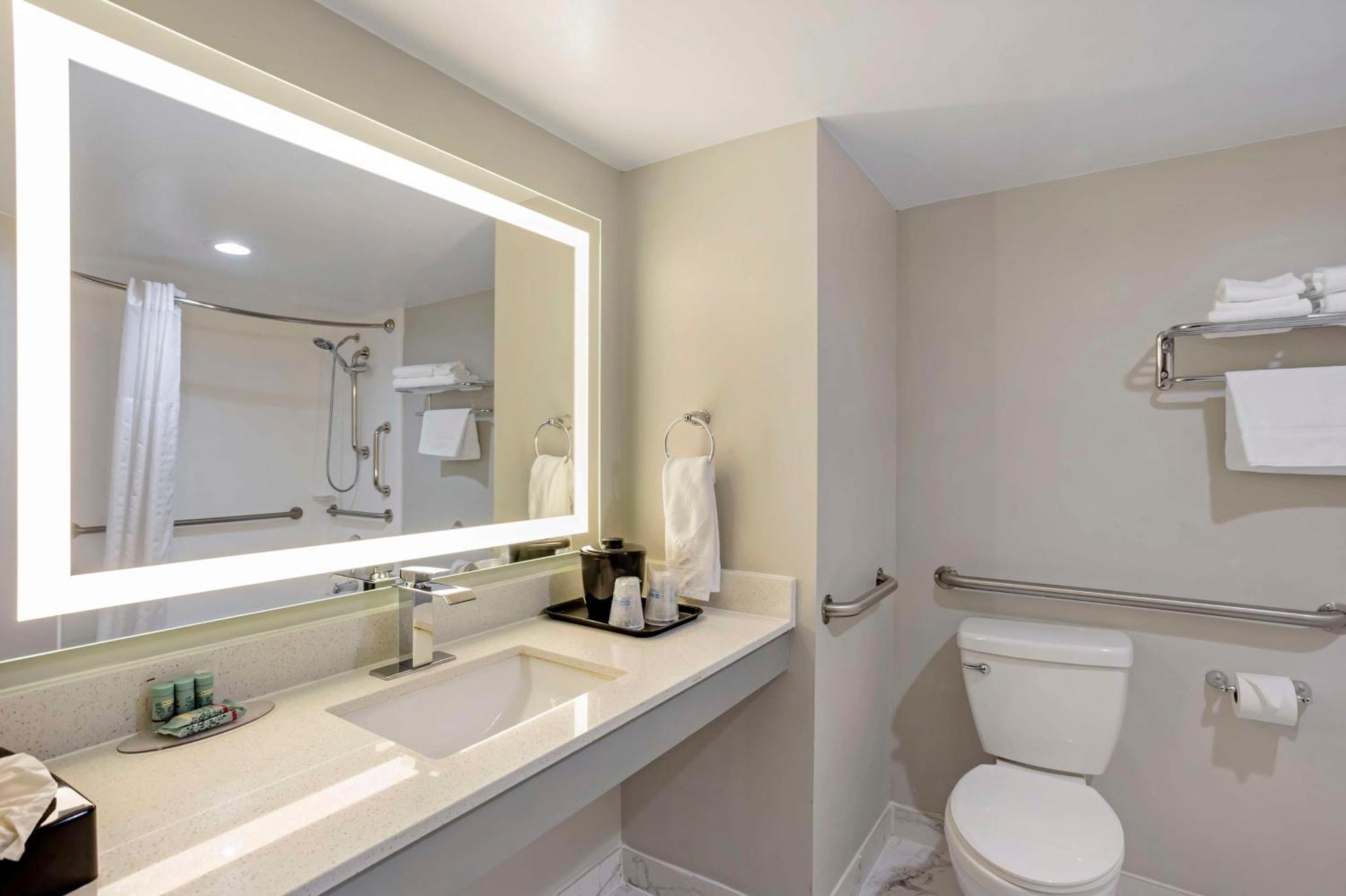 Best Western Rutgers University Hotel East Brunswick Εξωτερικό φωτογραφία