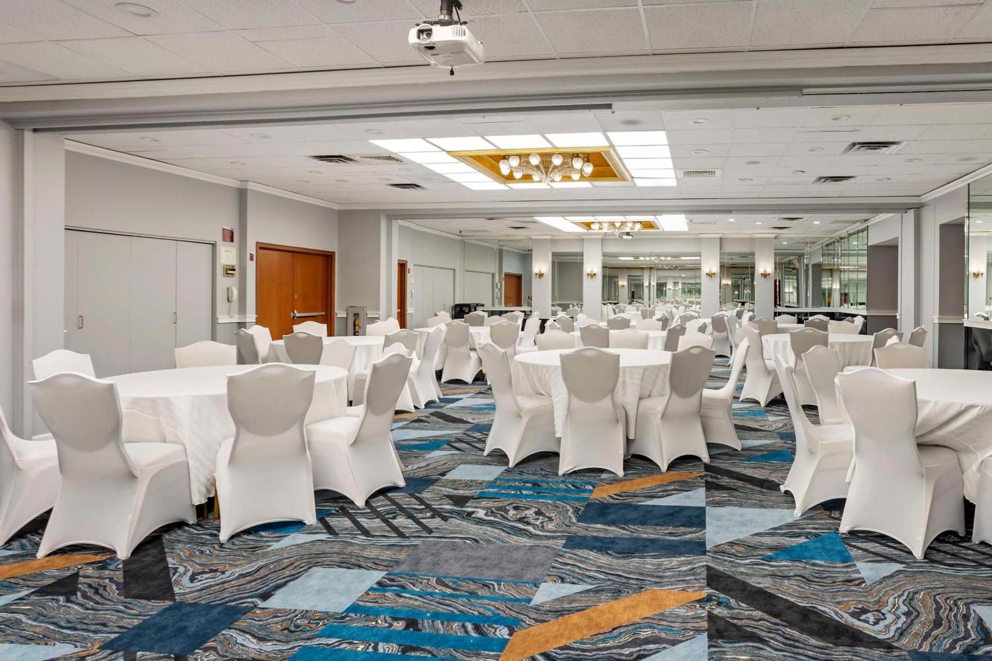 Best Western Rutgers University Hotel East Brunswick Εξωτερικό φωτογραφία