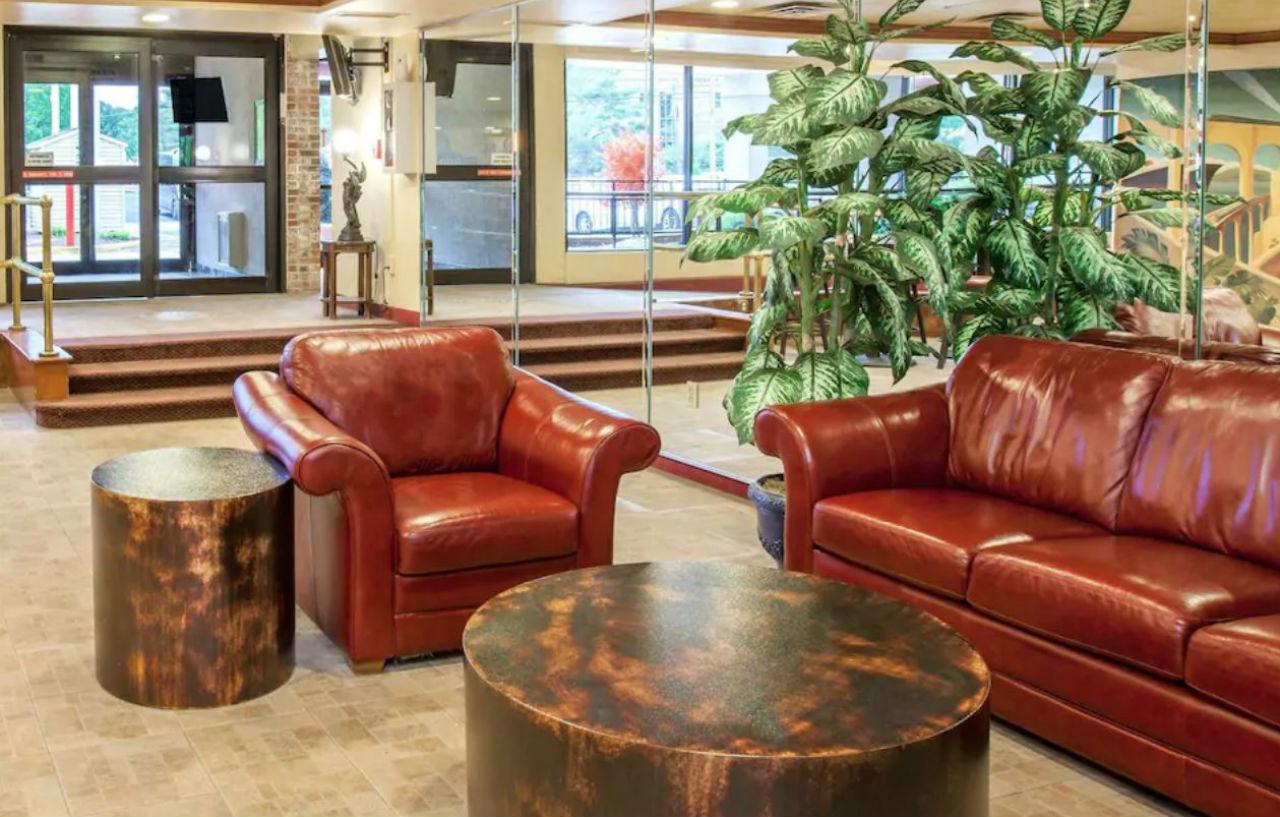 Best Western Rutgers University Hotel East Brunswick Εξωτερικό φωτογραφία